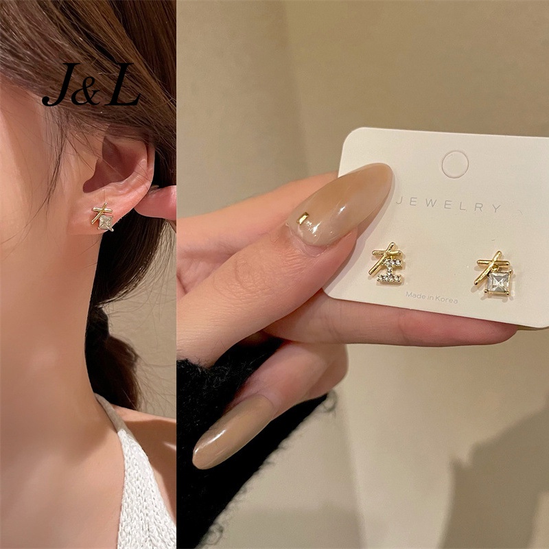 Anting Tusuk Aksen Berlian Imitasi Bahan Alloy Ala Cina Untuk Wanita