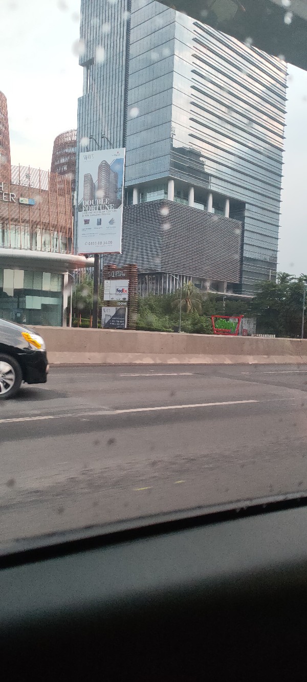 Hanger Serbaguna Dengan 4 Kait Utk Scraf,tali Pinggang/rotating Hanger - Mg