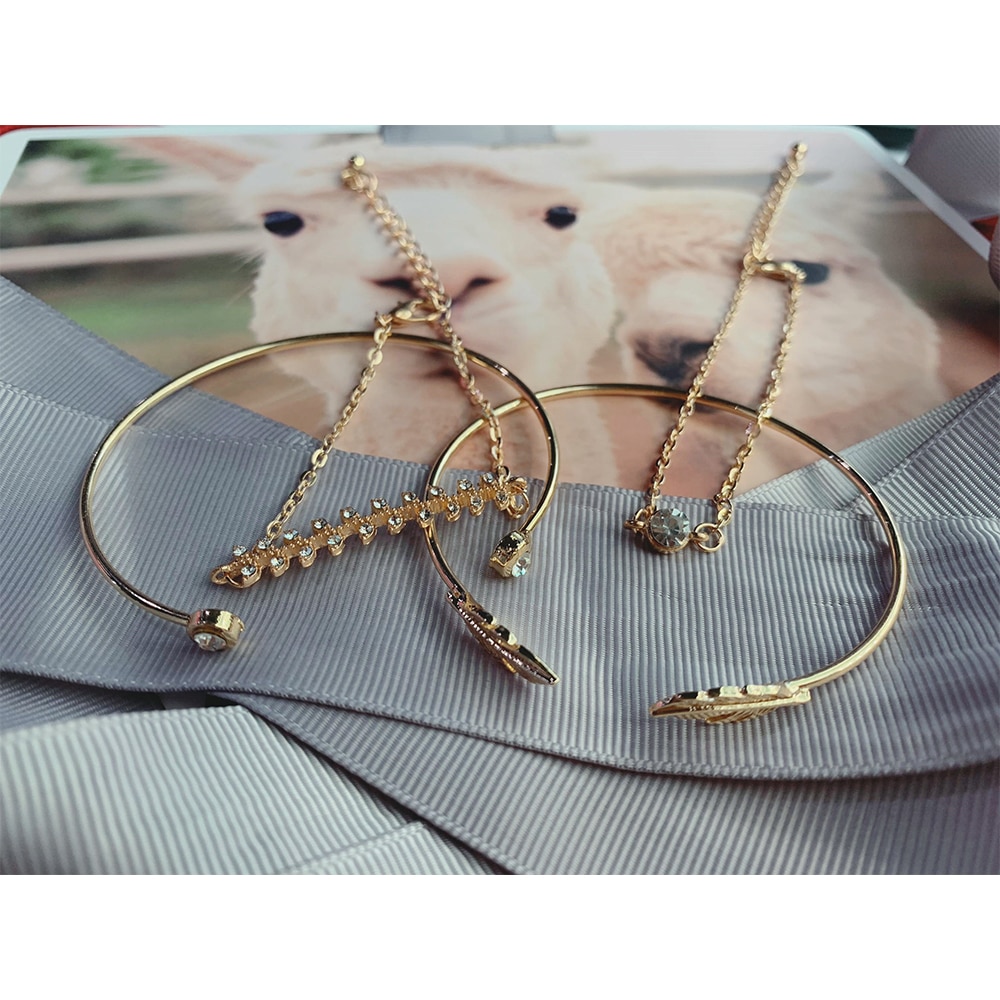 4pcs/set Gelang Rantai Emas Bentuk Geometris Daun Aksen Kristal Untuk Wanita