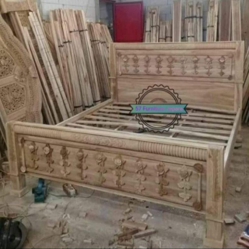 Dipan/tempat tidur ukir kayu jati mentahan ukuran 180cm