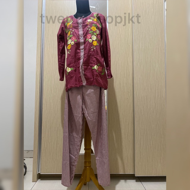 PIYAMA LENGAN PANJANG MEREK OMAH DASTER EVA  SIZE S