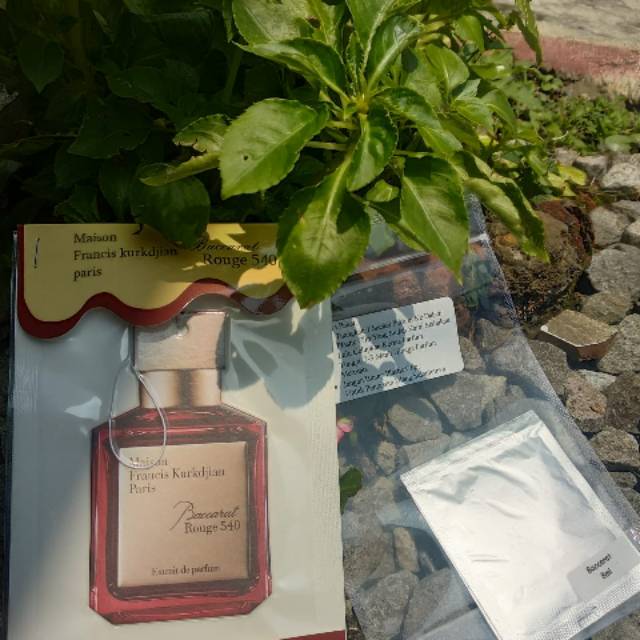 Parfum mobil baccarat/ parfum mobil bacarat rouge 540 extrait (Gratis isi ulang)