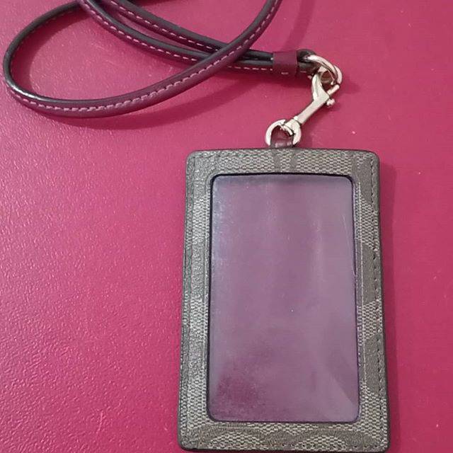 Preloved lanyard coach