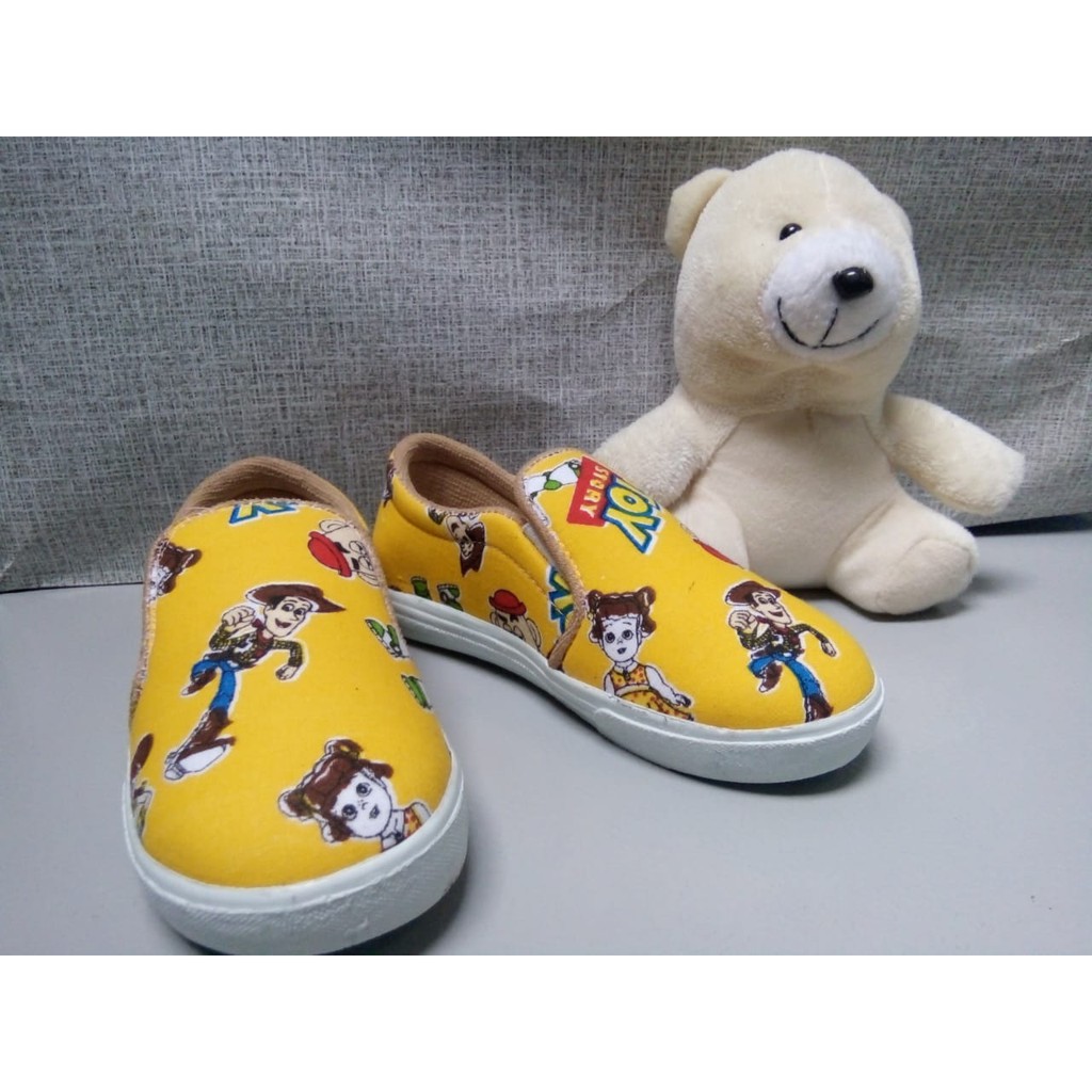 Sepatu Anak Slip On Motif Kartun Toy Story