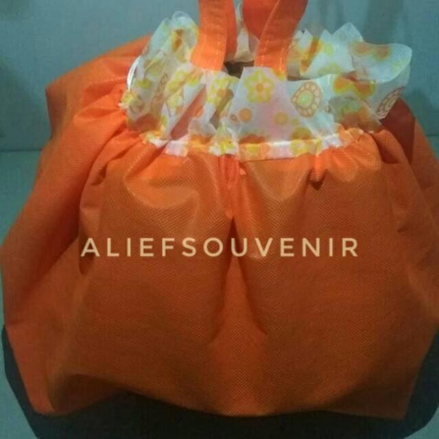 

tas hantaran berkat / Tas serut mawar / tas hajatan serut / tas spunbond hajatan murah
