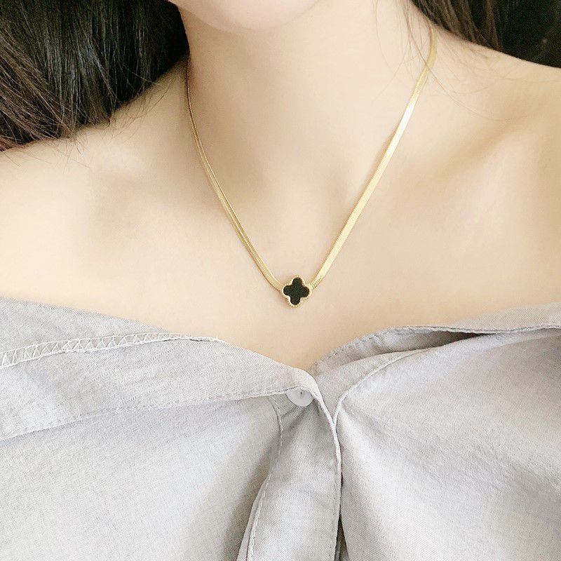 Kalung Titanium Lv Fashion Wanita Korea