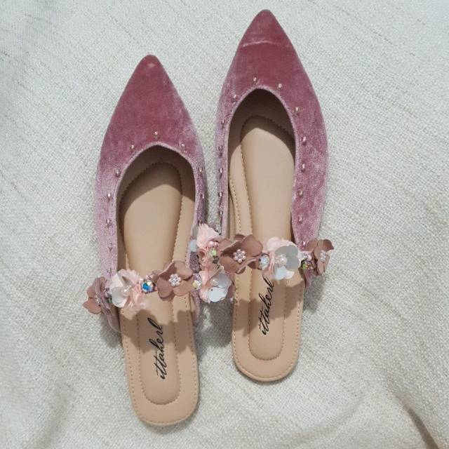 Ittaherl Halsey Bloom Rose