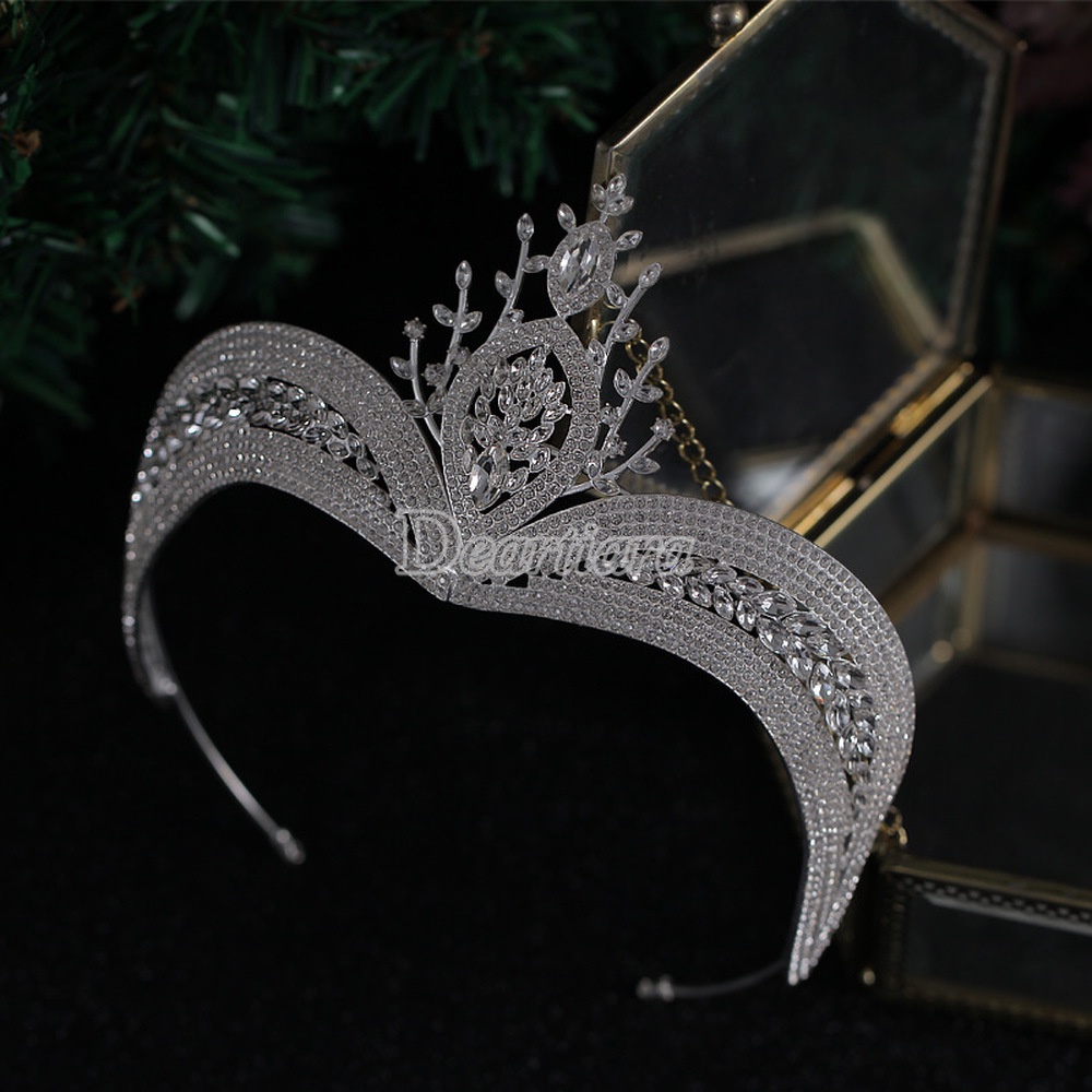 Mahkota Tiara Bahan Alloy Aksen Berlian Untuk Pernikahan