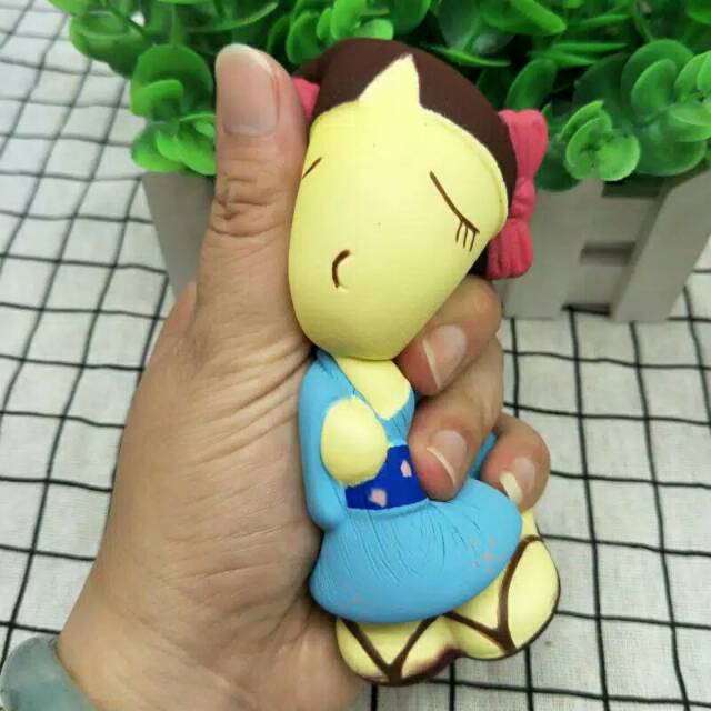 Squishy Slow Rising Kawaii Cute Girl atau Squishy Soft Scented Kawaii Girl