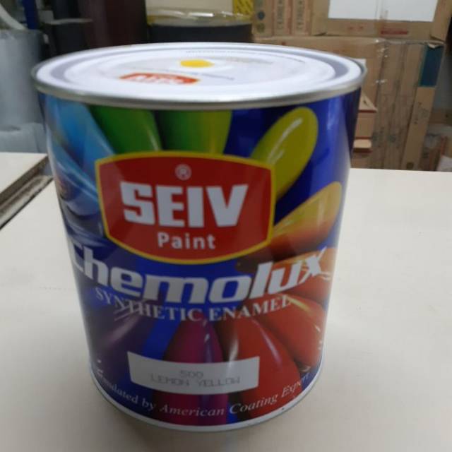 Cat kayu dan besi seiv