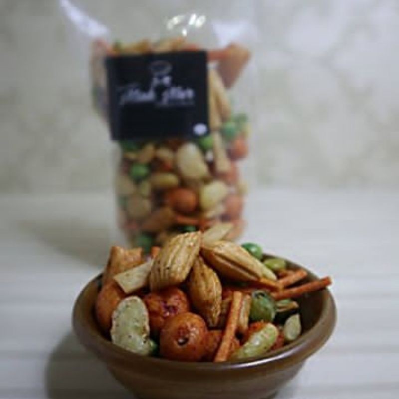 

Cemilan / Snack Kacang Mix