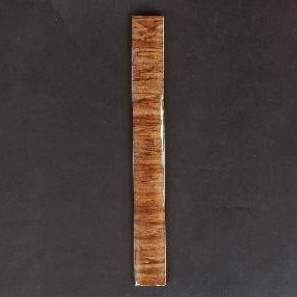 Kuku macan / Bonbon list keramik motif kayu 2x20cm