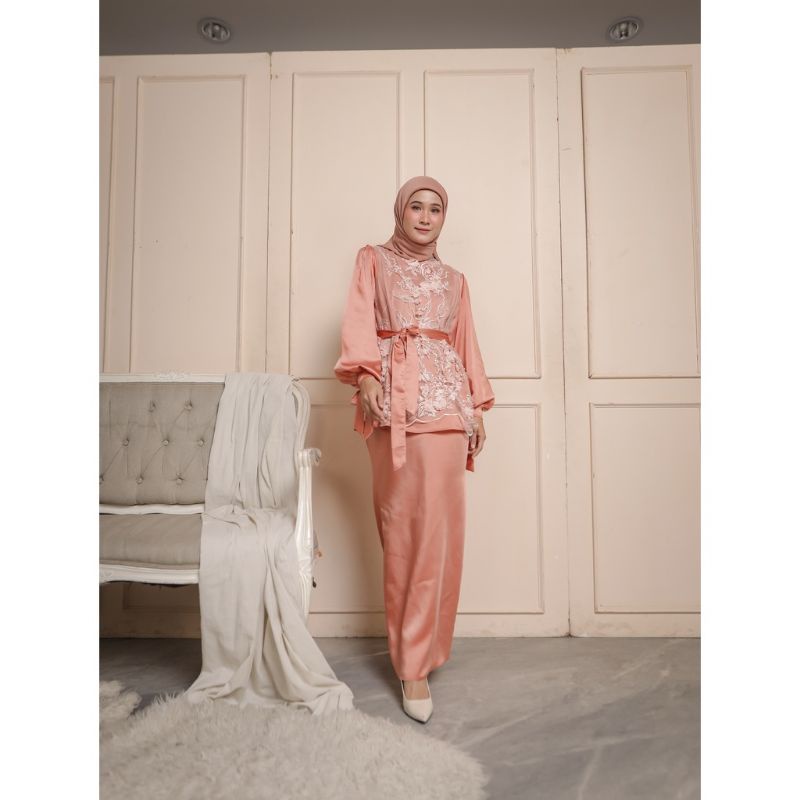 Raya With Kinara Vol III (Zalina) free Gift Emas 0,025 gram