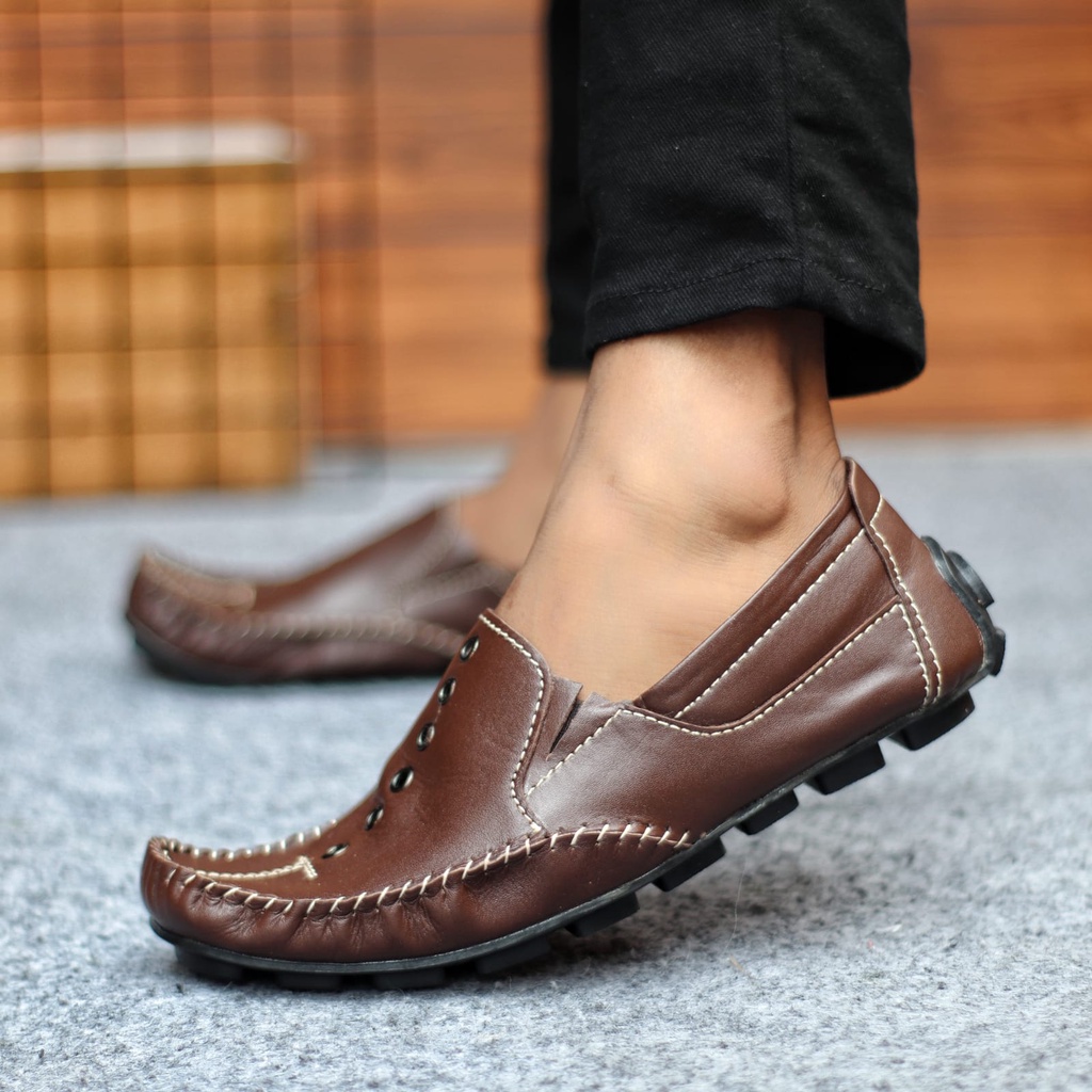 MOLK Sepatu Kasual Slip On Pria Kulit Asli Trendy Kekinian Pantofel Kerja Kantor Murah Anti Slip