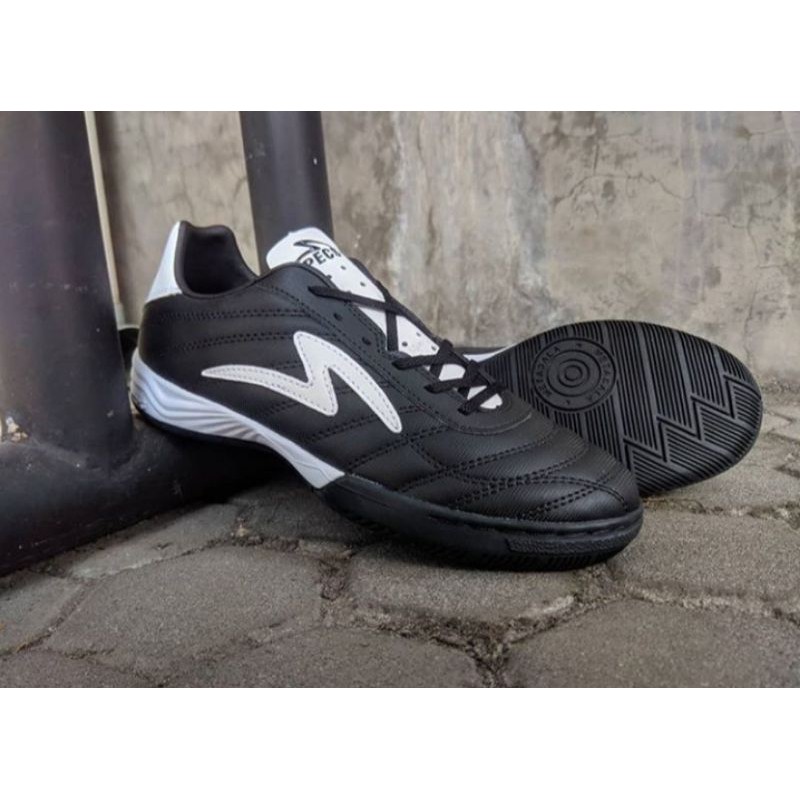 {DISCOND 22%} Sepatu futsal Specs metasala roma black white original termurah