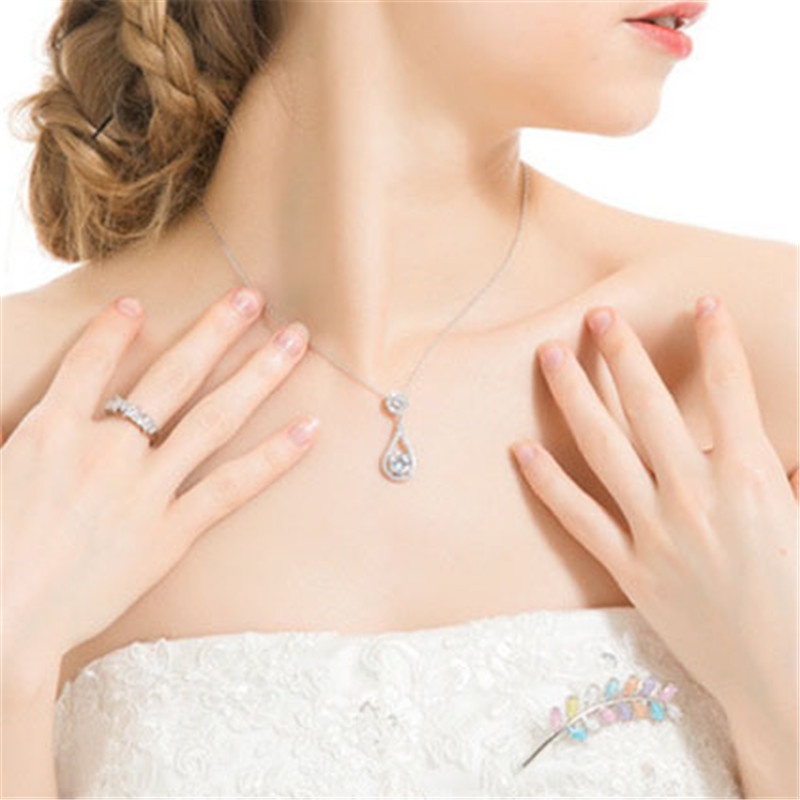 [Ready Stock]Fashion Inlaid round Diamond Pendant Elegant Water Drop Full Diamond Necklace