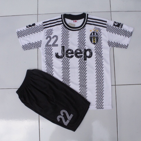 SETELAN BAJU BOLA ANAK JUVEINTUS PUTIH TERBARU USIA 0-12THN