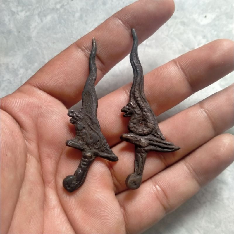 Sepasang keris nogo singo barong model kuno