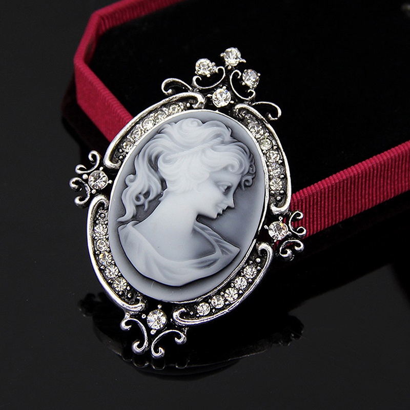 Liontin Kristal Cameo Gaya Victoria Vintage