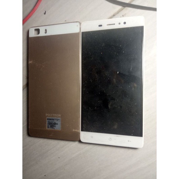 Lcd polytron zap 6 posh 4g501 masih bagus