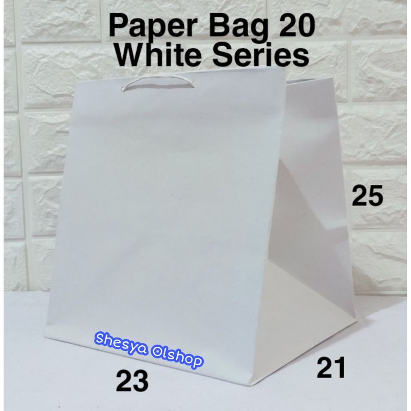 

Paper bag 20 white series (23.21.25)