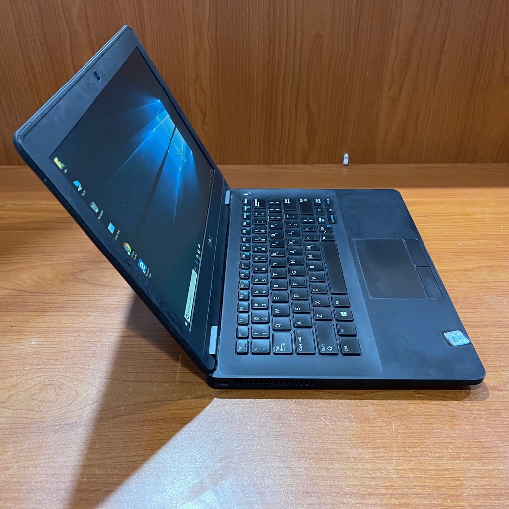 Dell Latitude E 7270 C15 63000 2.40GHz Ram 8 GB Ssd 256 GB