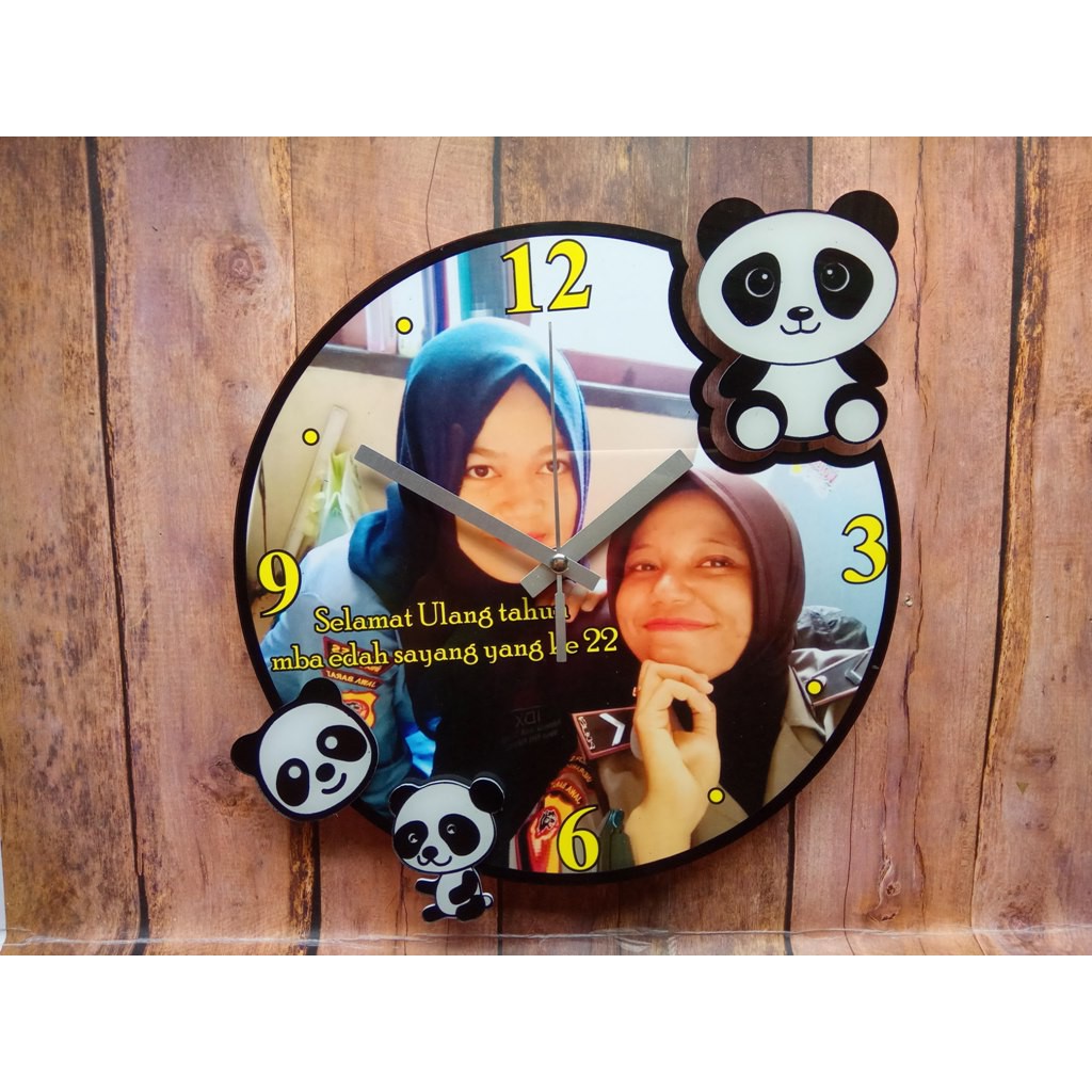 Jam Dinding Akrilik Panda - Untuk Kado Pernikahan