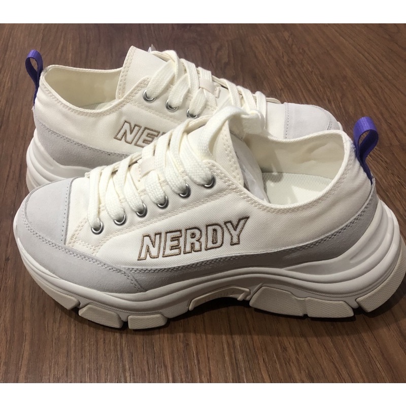 Sepatu Nerdy Zelig Canvas Low Ivory 245