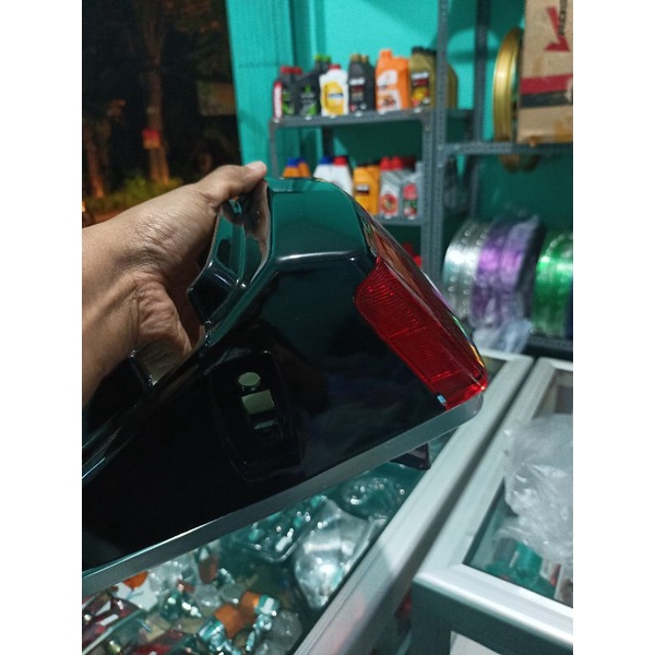BODI BELAKANG GL MAX SET LAMPU BELAKANG