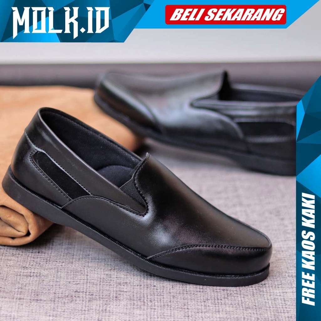 MOLK Sepatu Kasual Slip On Pria Hitam Semi Formal Kulit Pu Sepatu Kerja Kantor Kuliah Simple Murah