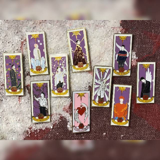 EXO CLOW CARDS ENAMEL PIN BADGE