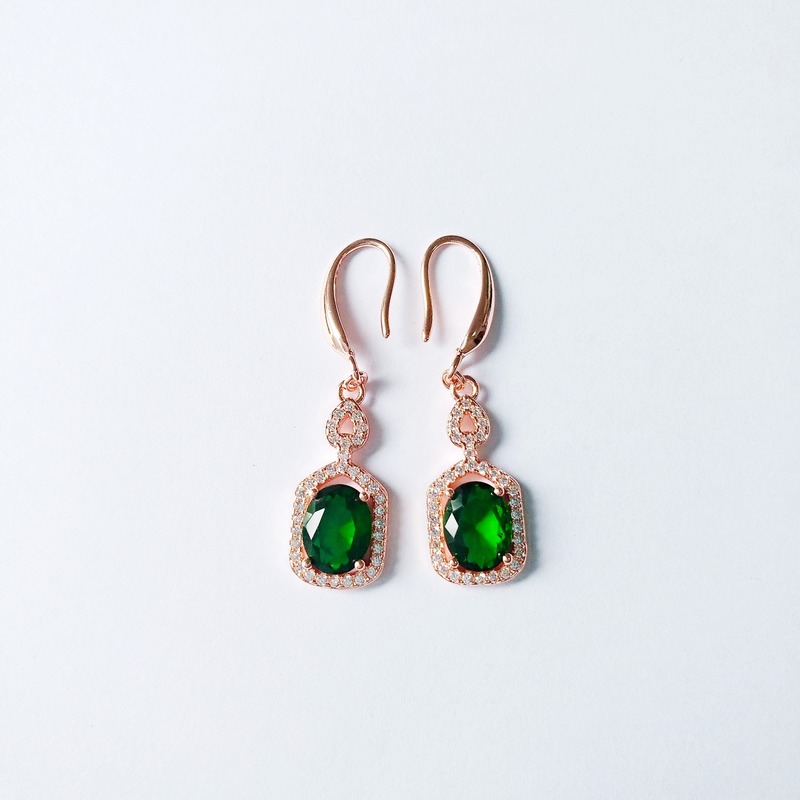 Set Perhiasan Kalung Anting Gelang Cincin Emerald Bentuk Daun Clover