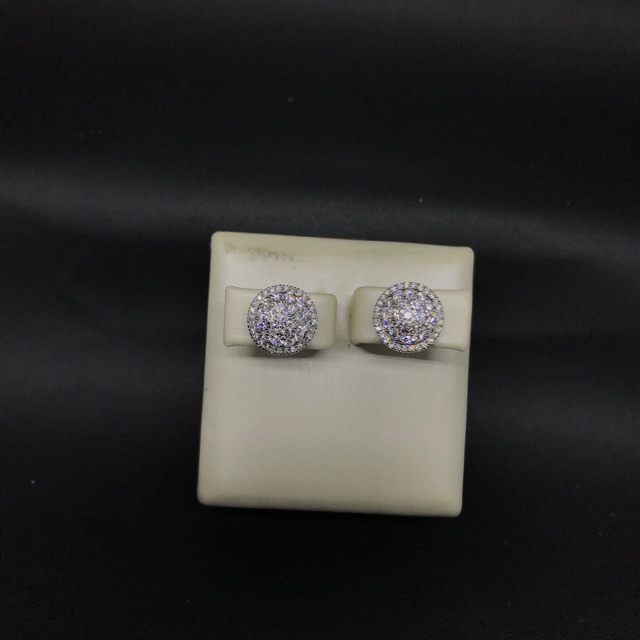 Giwang bulat berlian