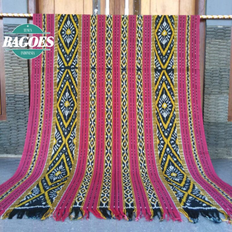 Kain Batik Tenun Etnik Blanket Ikat Etnik Troso Jepara Motif Kalimantan Warna Merah