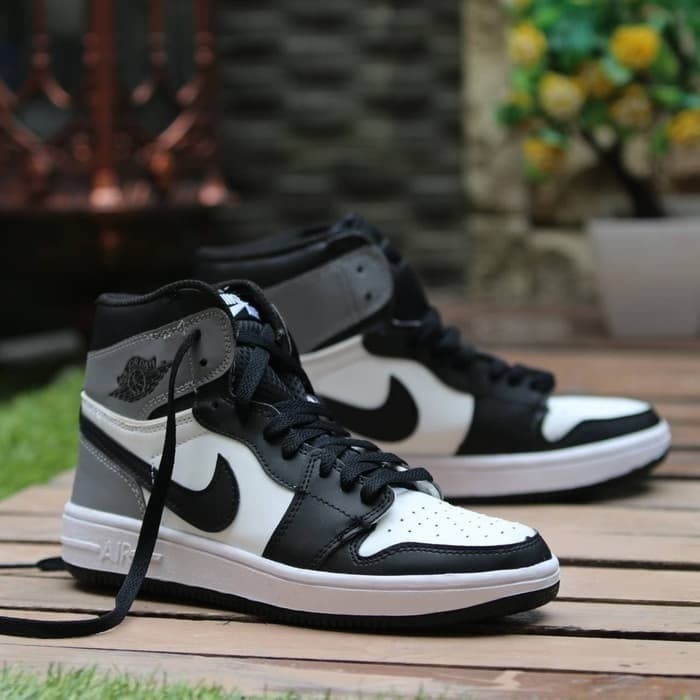 Jual Sepatu Basket Nike Air Jordan 1 Retro Murah Indonesia Shopee Indonesia