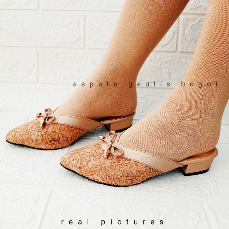 Sandal brukat wedges wanita 3cm terbaru/sepatu bustong brukat wanita remaja/sendal bustong pesta pernikahan wanita/sandal wedges brukat hak tahu kondangan bisa cod