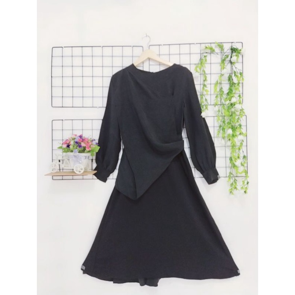 Dress hitam lengan balon