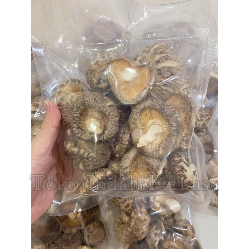 

JAMUR SHITAKE KERING 150GRM / JAMUR HIOKO SHITAKE 150GRM