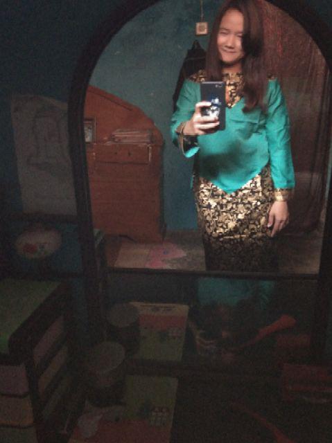 Couple Vivian Seroja Lumbung Batik Maura Couple - Sania Ruffle Couple Batik Modern