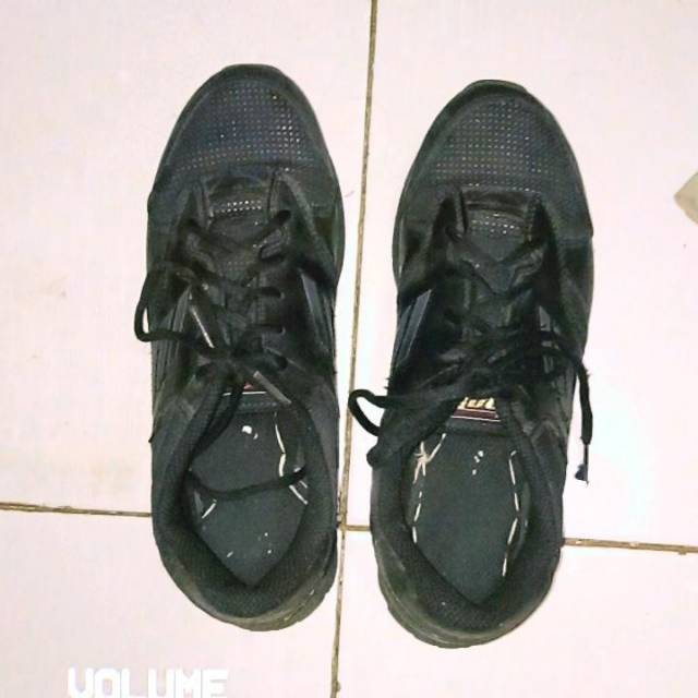 PRELOVED SEPATU SEKOLAH HITAM (EAGLE)