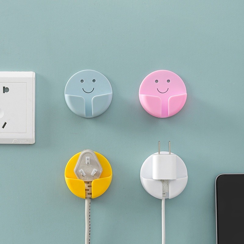 Gantungan Kepala Kabel Data / Charger Power Plug Socket Desain Wajah