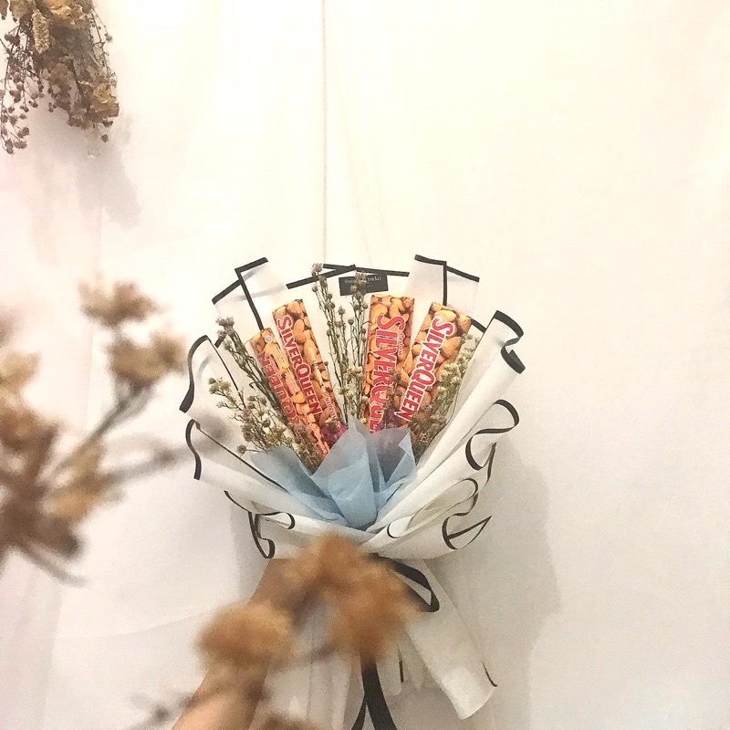 Buket Silverqueen mix bunga kering/ buket wisuda/ kado ulang tahun