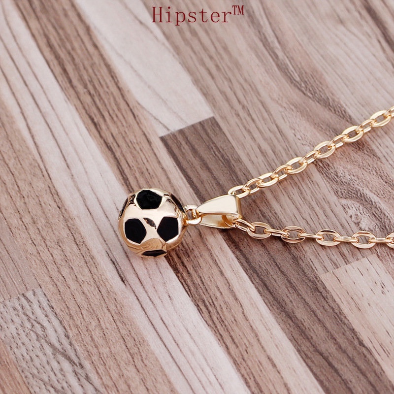 Kalung Rantai Dengan Liontin Bola Sepak Untuk Pria