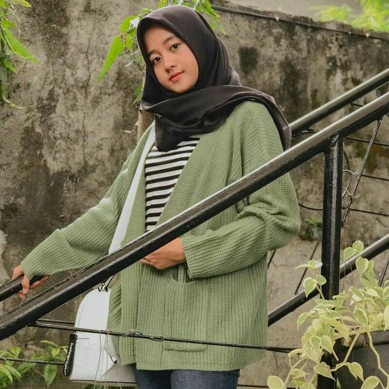 Loccy Cardi Rajut