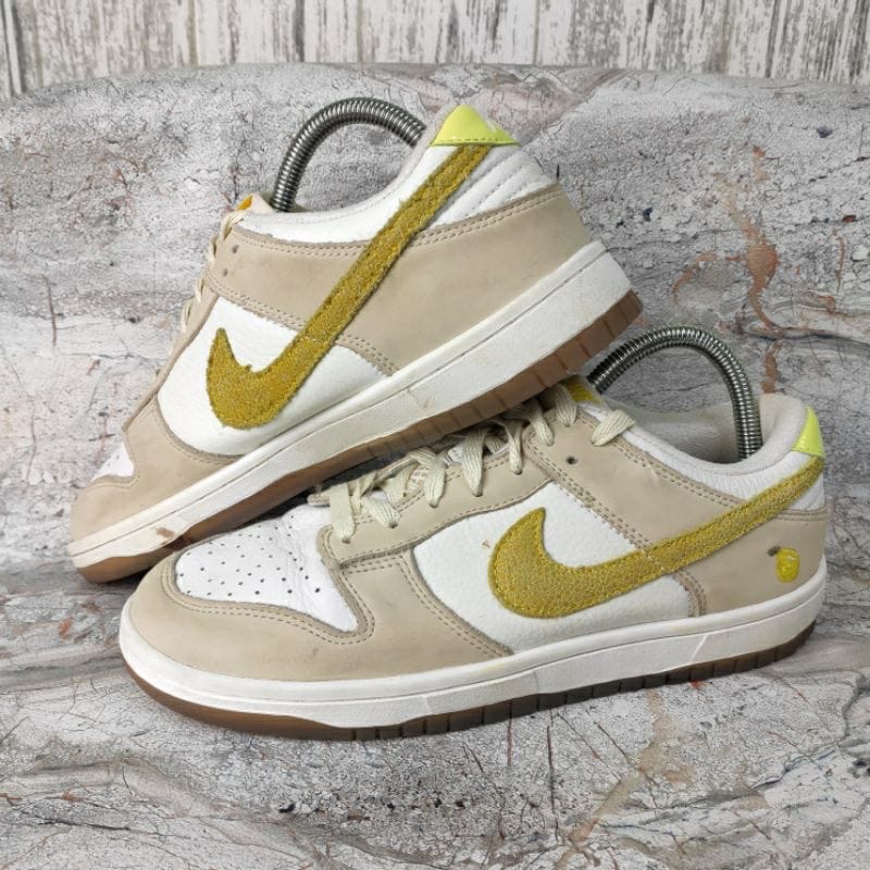 nike dunk low lemon drop second