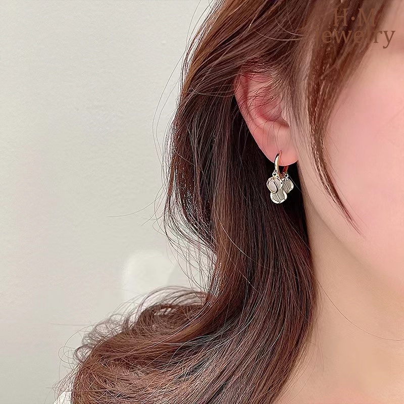 Anting Bentuk Bola Opal