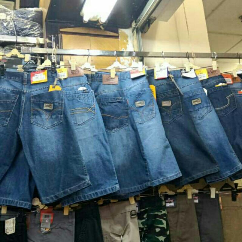 Celana jeans pendek pria fashion standar style