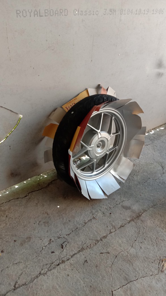 Fine Silver 7590 Dasaran Silver -- Sapporo Spray Paint Cat Semprot Aerosol