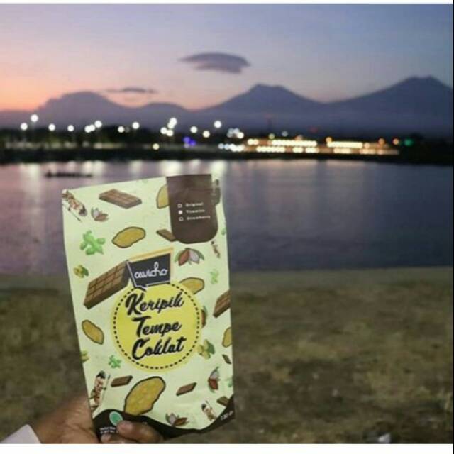 

Keripik tempe coklat, coklat tempe, awicho, oleh oleh ngawi, keripik tempe