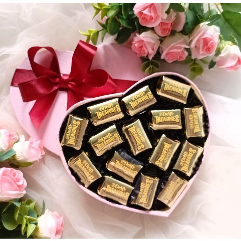 [LOVE BOX] HAMPERS COKLAT DELFI TREASURE ALMOND GOLD KADO ULTAH ANNIV VALENTINE
